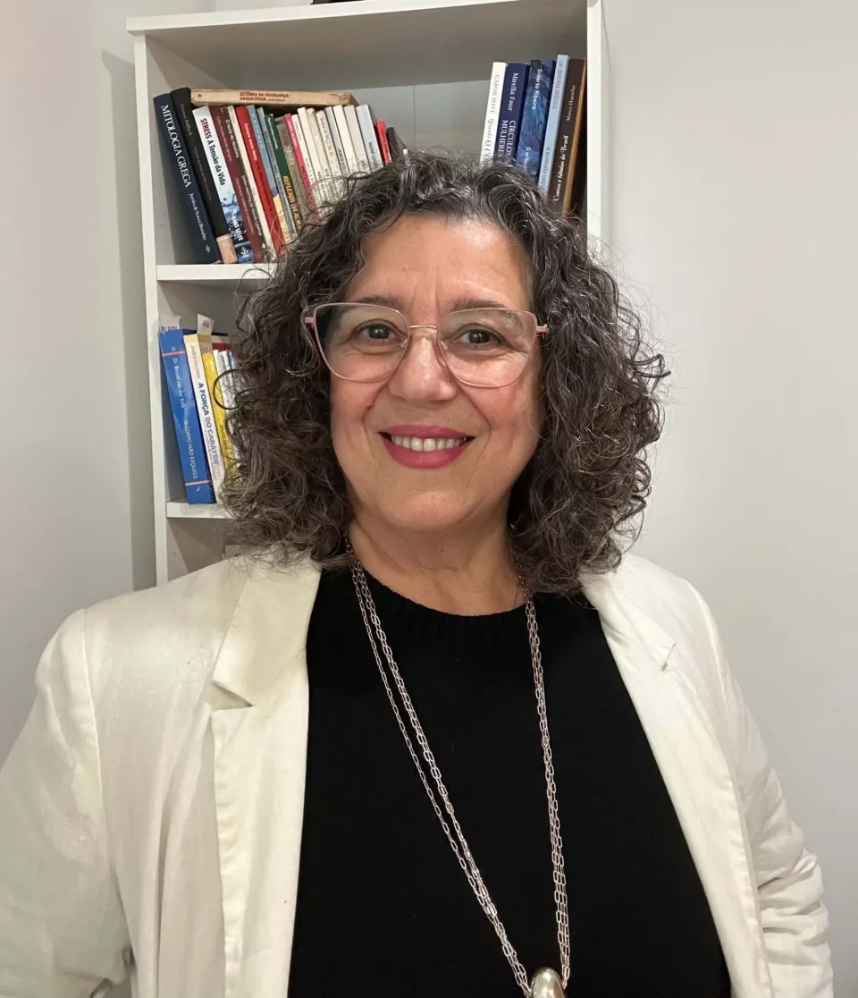 Lúcia Tavares