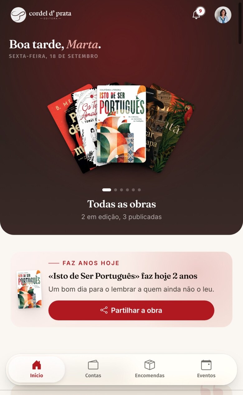 Área de autor no telemóvel: a saudação ao autor e o carrossel com as capas das suas obras