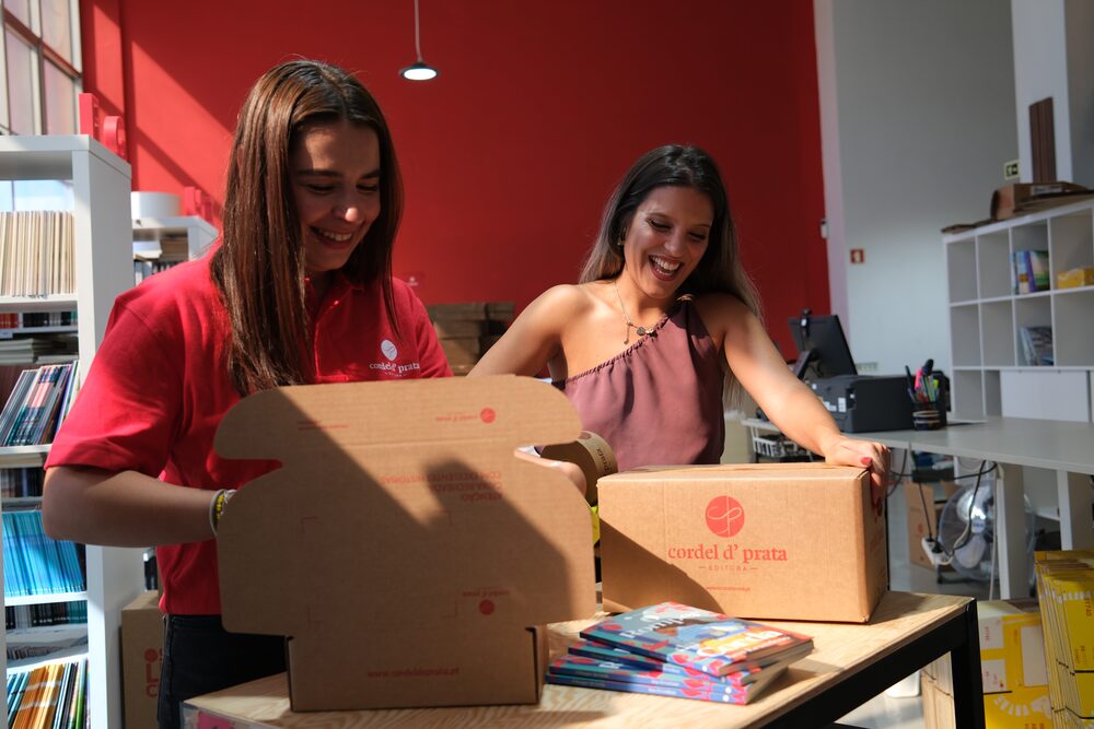 Livros a serem embalados para envio